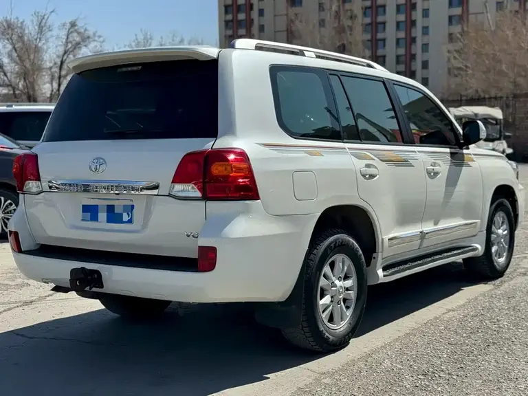 Toyota Land Cruiser (Import) 4.0 L V6 Middle East Base