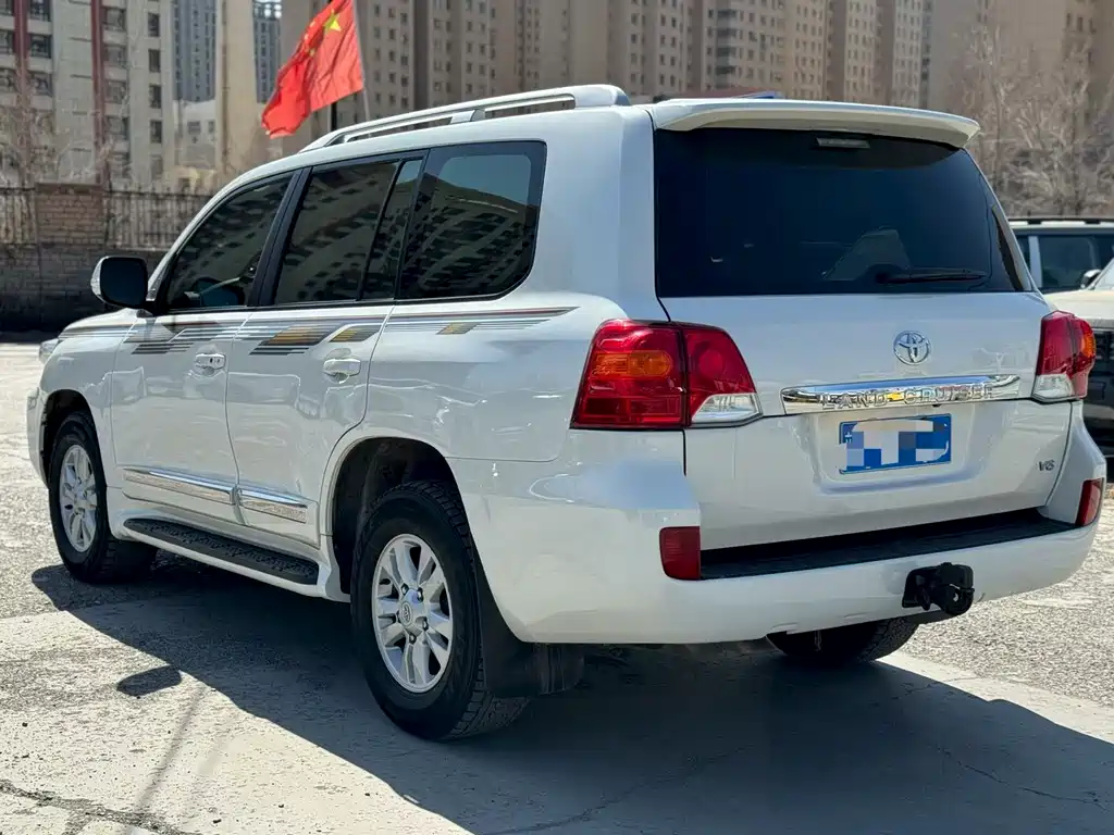 Land Cruiser (Import) 4.0 L V6 Middle East Base