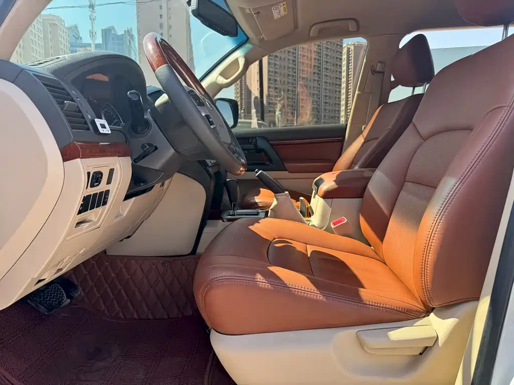 Land Cruiser (Import) 4.0 L V6 Middle East Base
