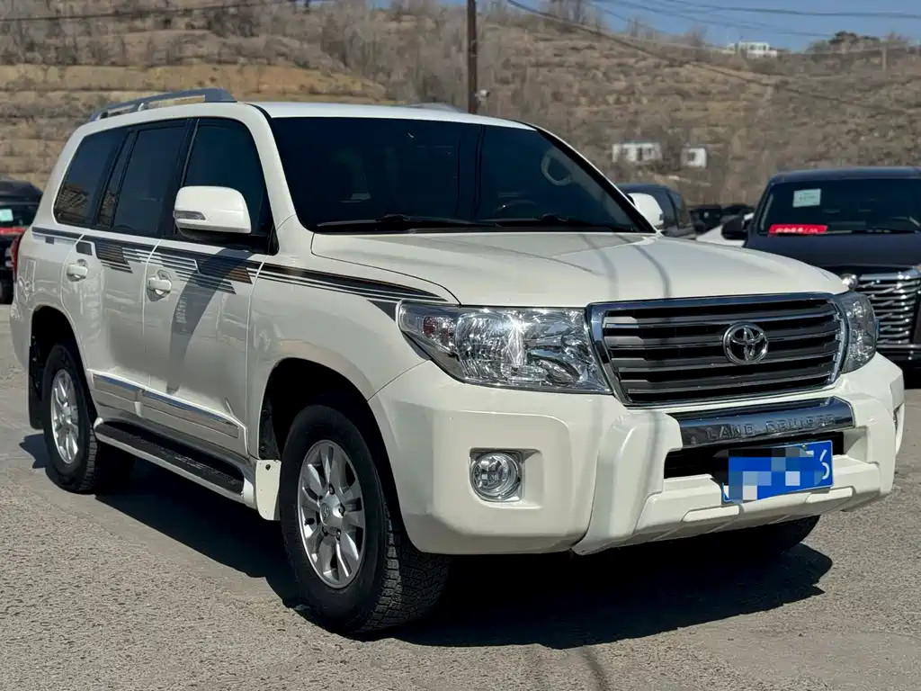 Land Cruiser (Import) 4.0 L V6 Middle East Base