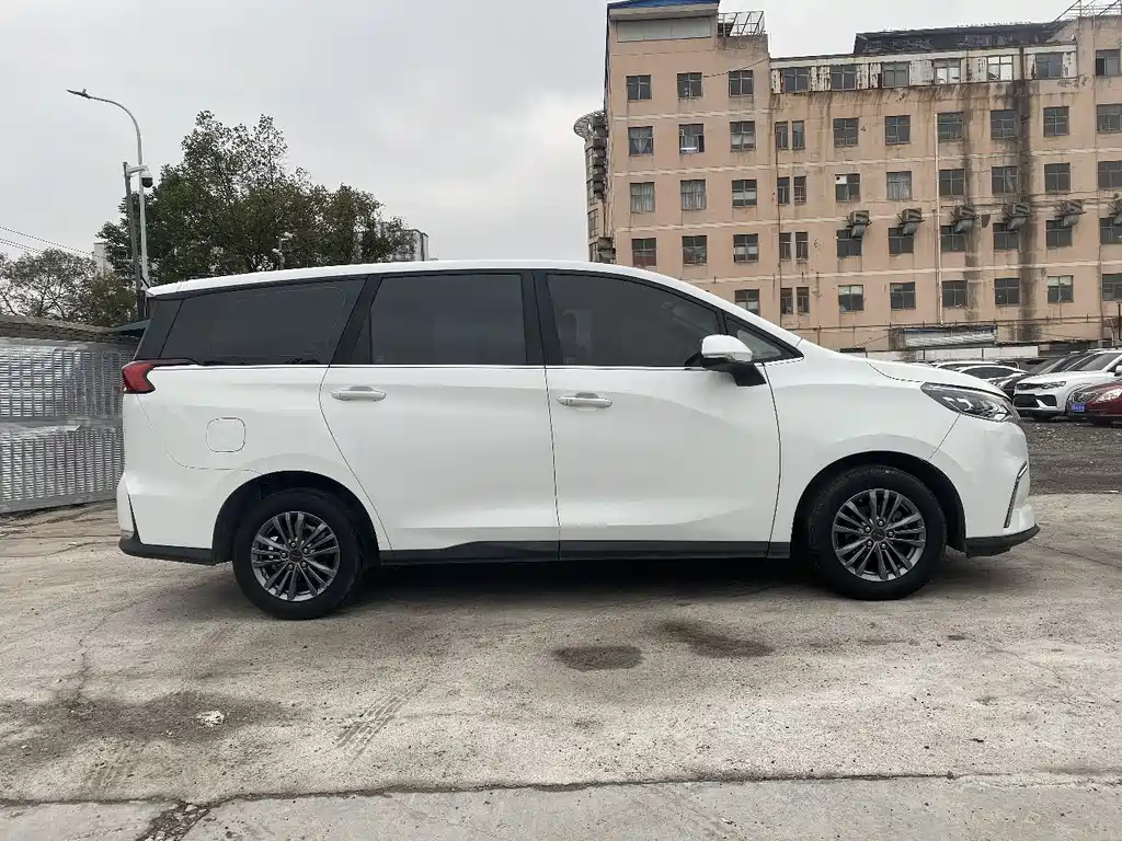Maxus G50 大通G50 2021款 PLUS 1.5 T 自动适航版