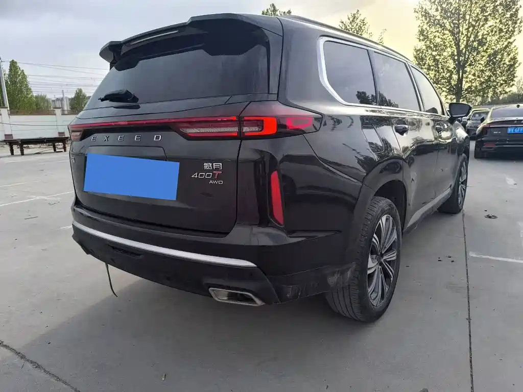 Exeed Lanyue 400 T 2 WD Stellar 7-seat