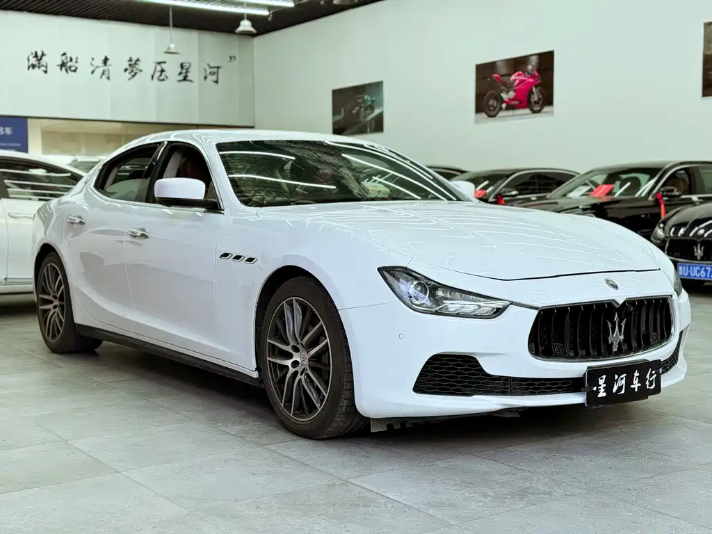Ghibli 3.0 T Standard