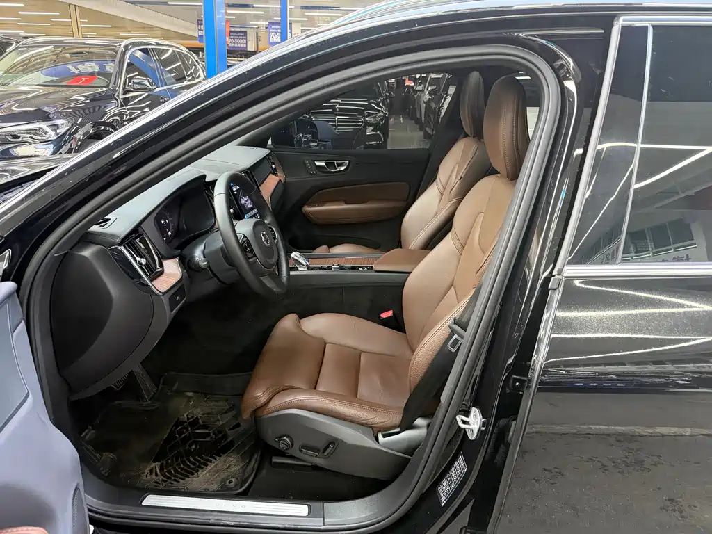 Volvo XC60 B5 4 WD Smart Vision Luxury