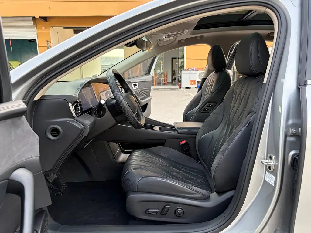 Roewe D7 DMH 125 km Flagship