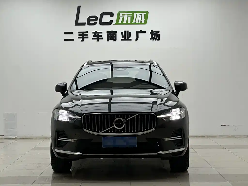 Volvo XC60 沃尔沃XC60 2022款 B5 四驱智逸运动版