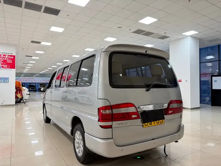 Jinbei Grace 阁瑞斯 2013款 2.0 L智领标准型11座 全运纪念版国四10座