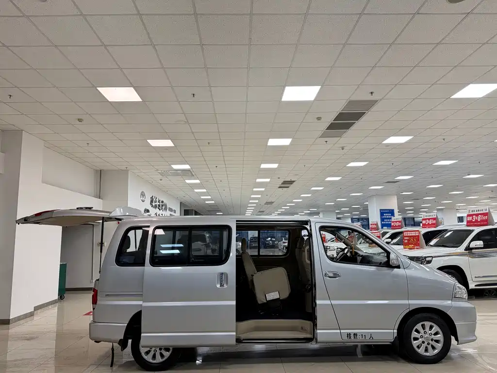 Grace 阁瑞斯 2013款 2.0 L智领标准型11座 全运纪念版国四10座