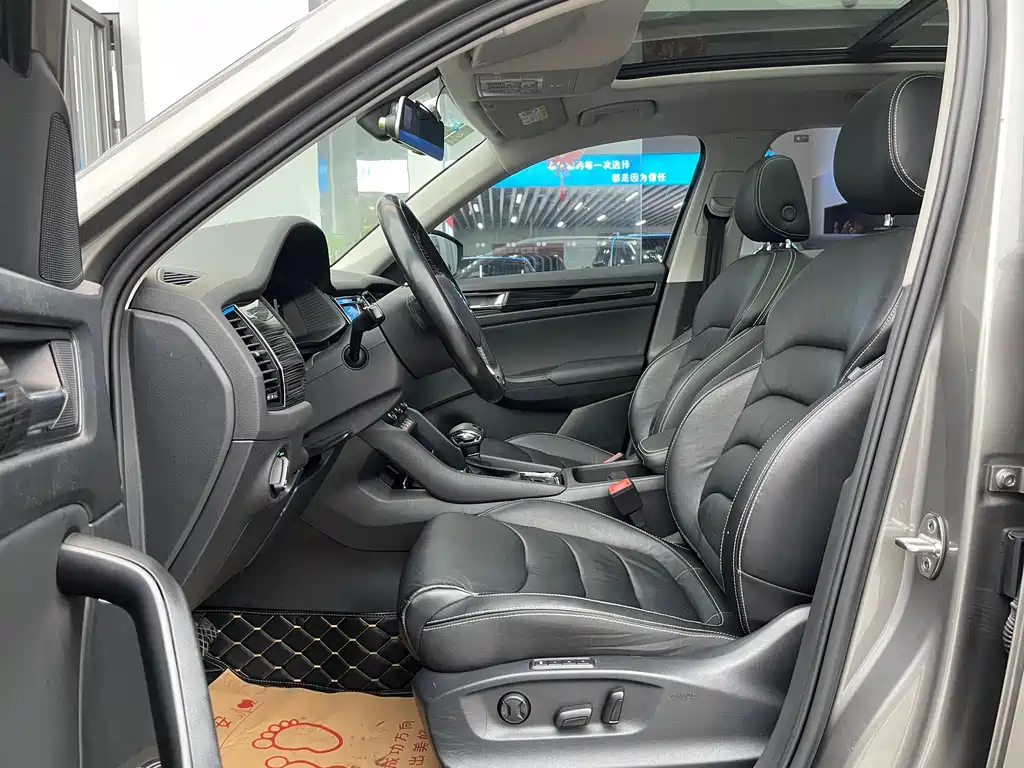 Kodiaq Facelift TSI330 7-seat 2 WD Luxury Enjoyment CN-V