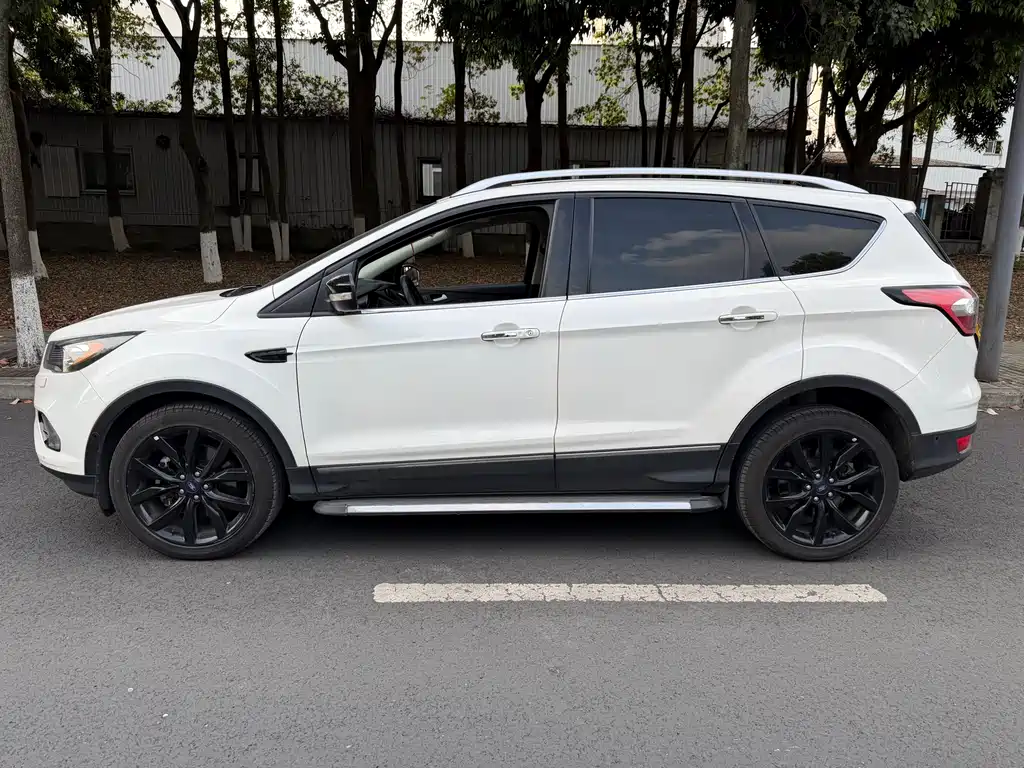 Kuga EcoBoost 245 4 WD Sport