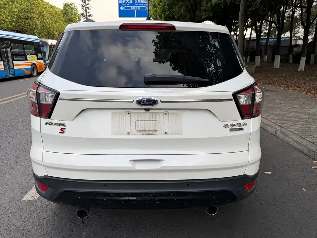 Kuga EcoBoost 245 4 WD Sport