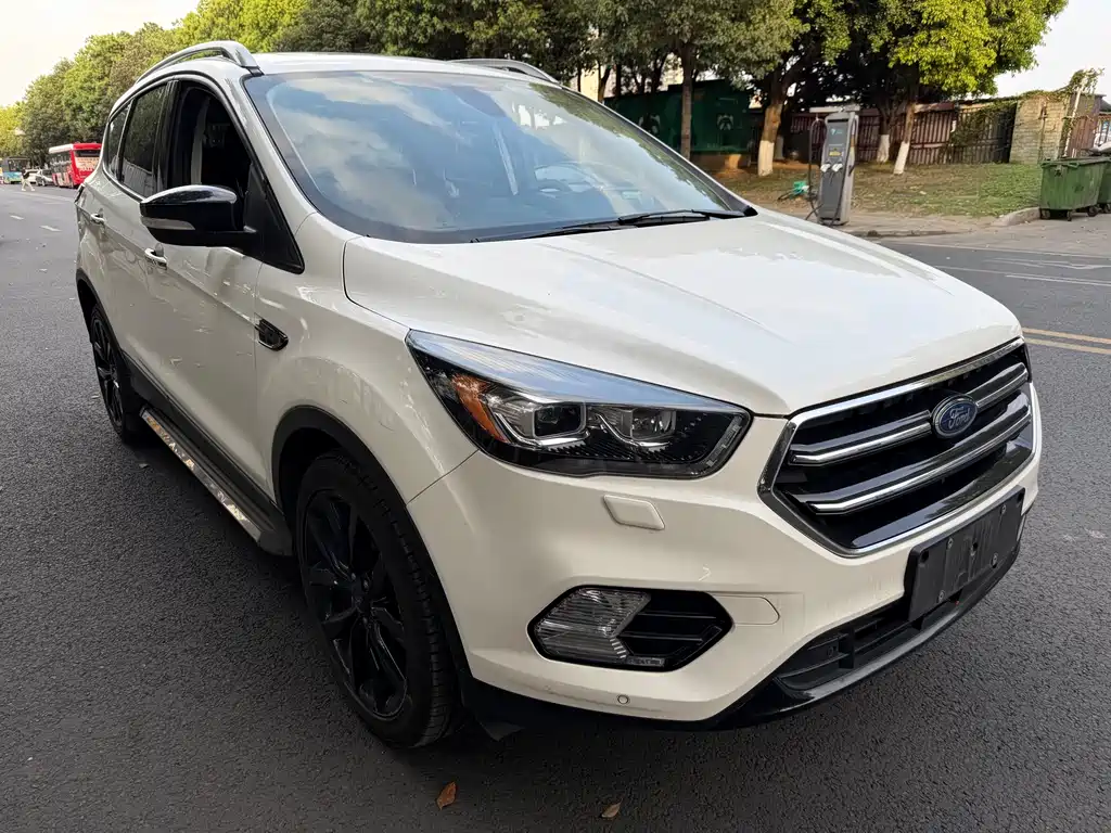 Kuga EcoBoost 245 4 WD Sport