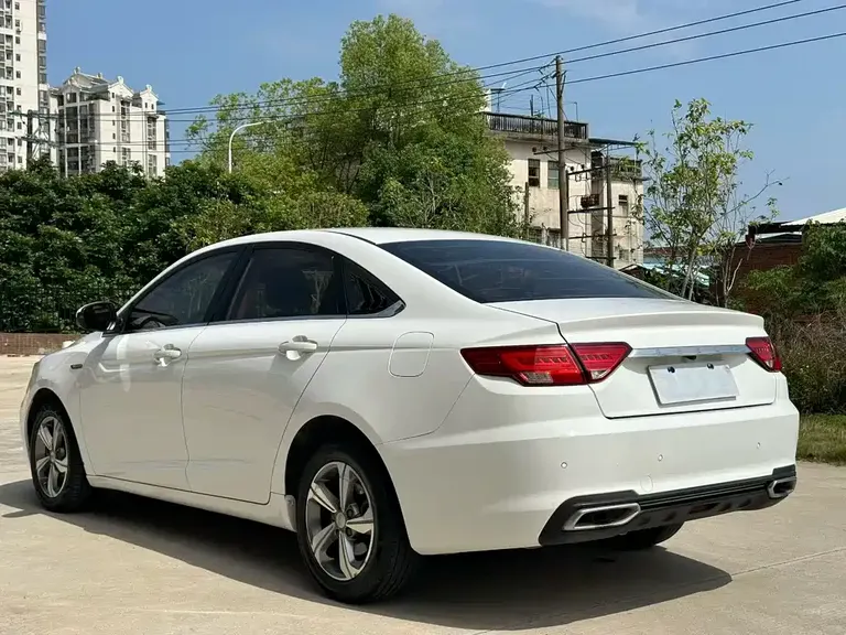 Geely Emgrand GL 1.4 T DCT Elite Connected