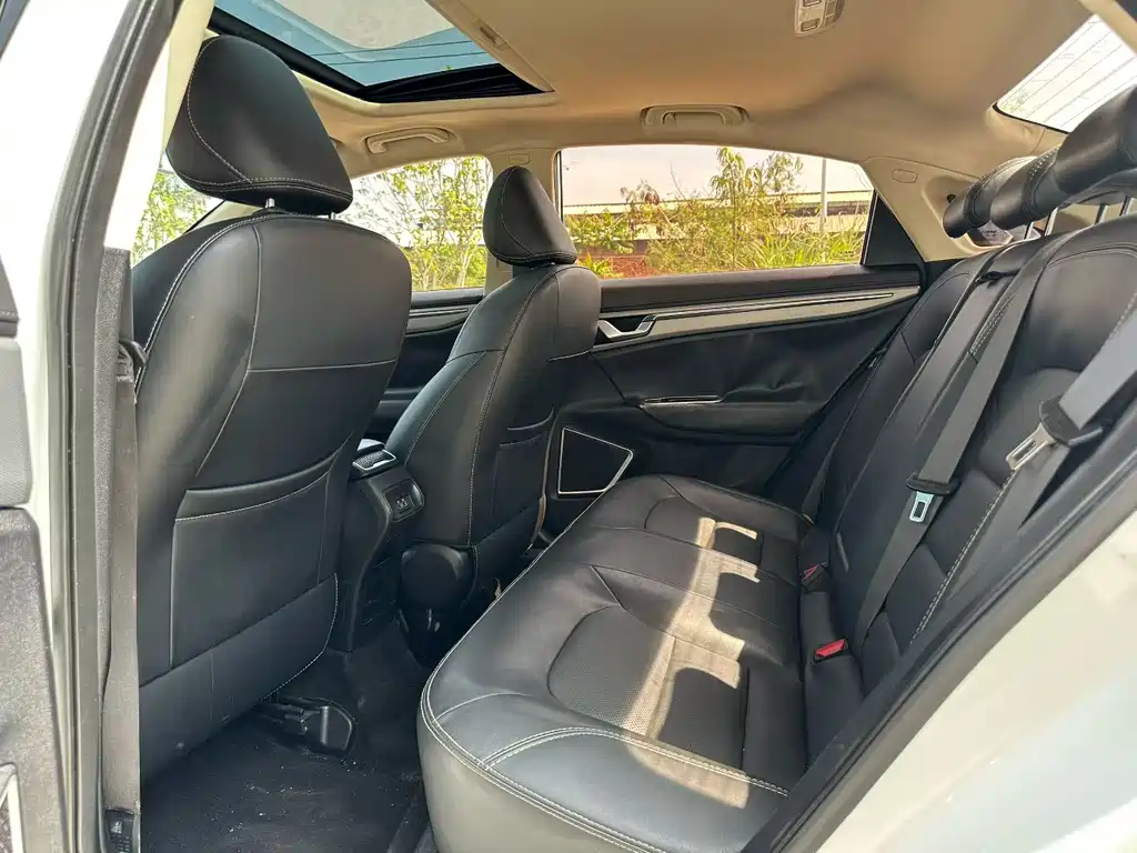 Emgrand GL 1.4 T DCT Elite Connected