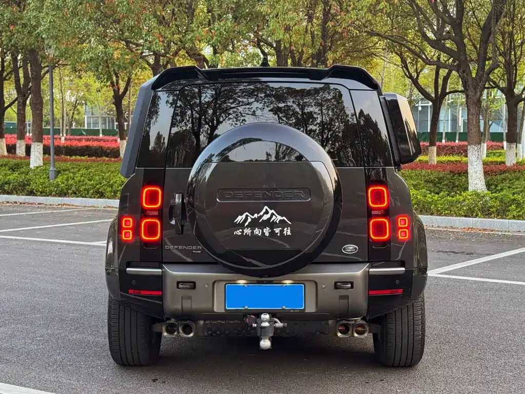 Land Rover Defender 110 3.0 T P400 X-DYNAMIC HSE