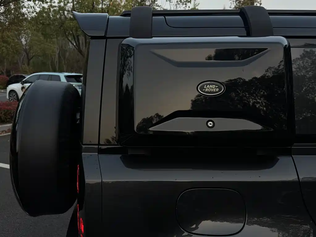Land Rover Defender 110 3.0 T P400 X-DYNAMIC HSE