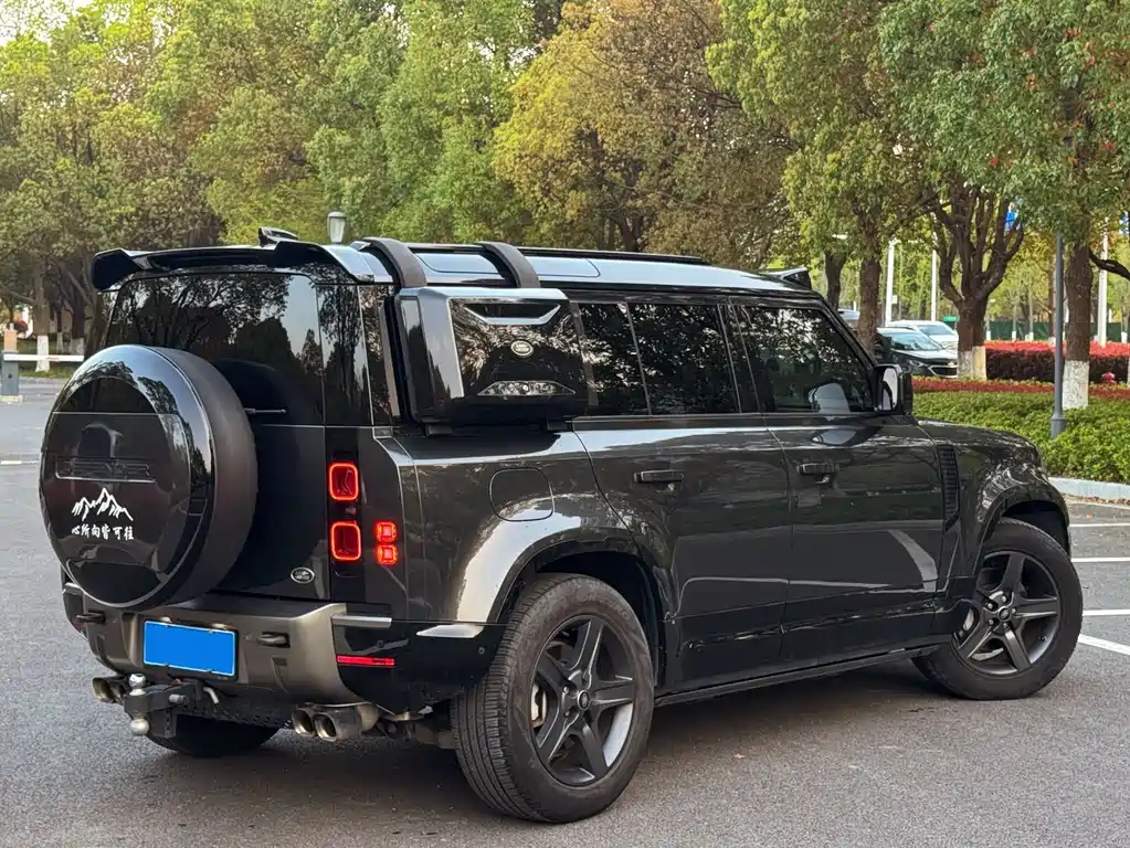 Land Rover Defender 110 3.0 T P400 X-DYNAMIC HSE