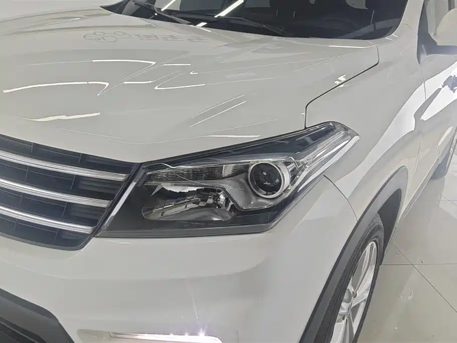 Fengguang S560 1.8 L CVT Elite