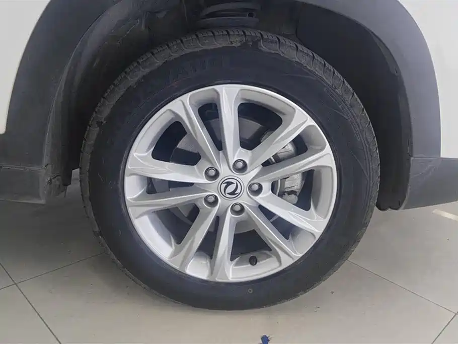 Fengguang S560 1.8 L CVT Elite