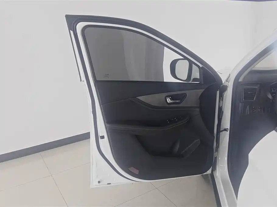 Fengguang S560 1.8 L CVT Elite