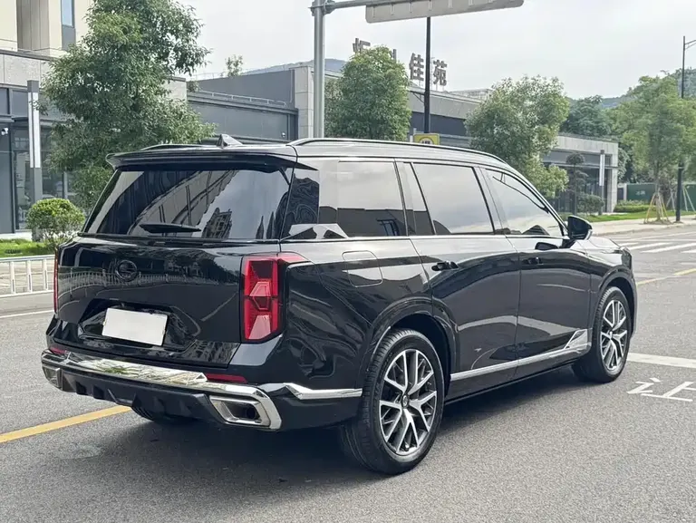 GAC Trumpchi GS8 Dual Engine Series 2.0 TM 2 WD Distinguished (7-seat)