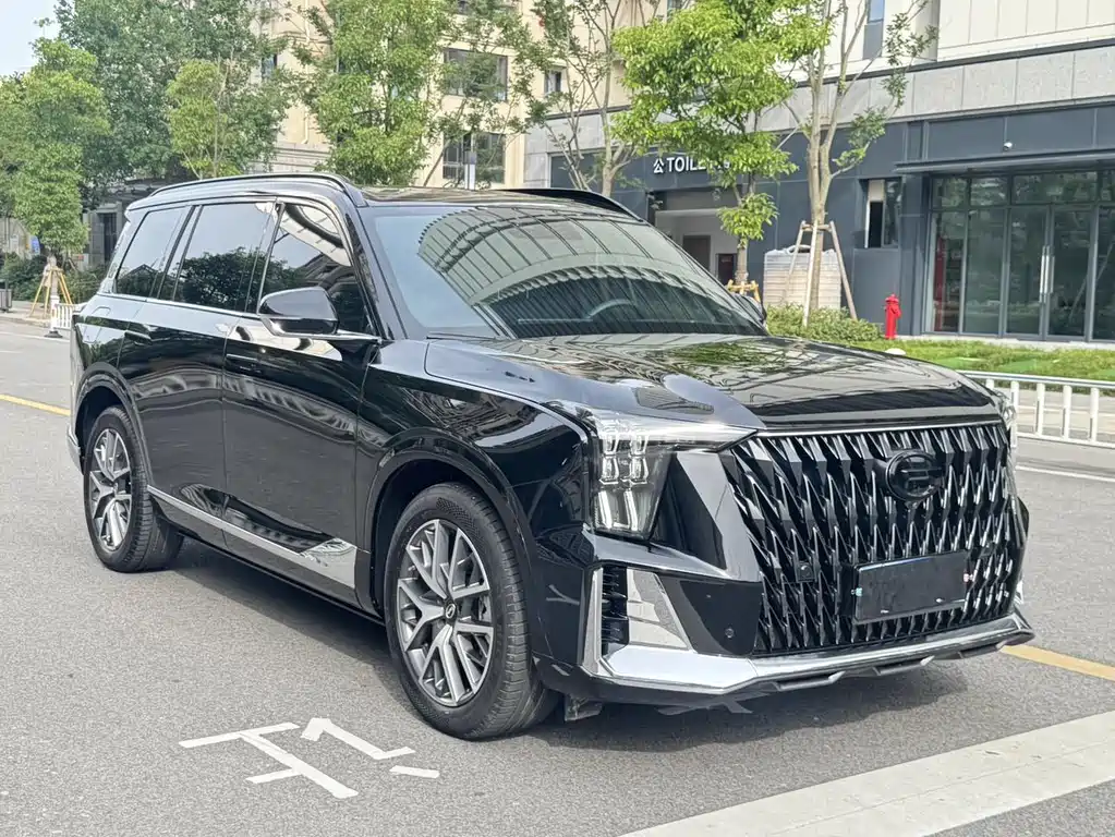 GAC Trumpchi GS8 Dual Engine Series 2.0 TM 2 WD Distinguished (7-seat)