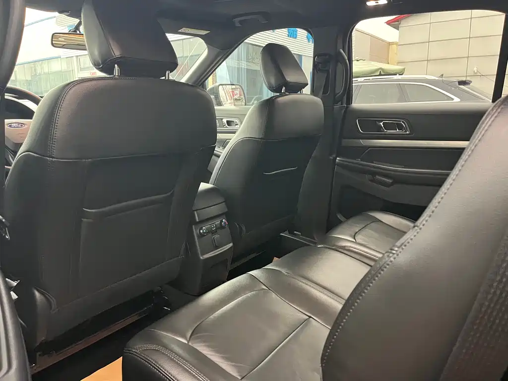 Explorer (Import) 2.3 T Style