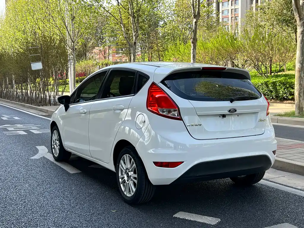 Fiesta Hatchback 1.5 L Auto Fashion
