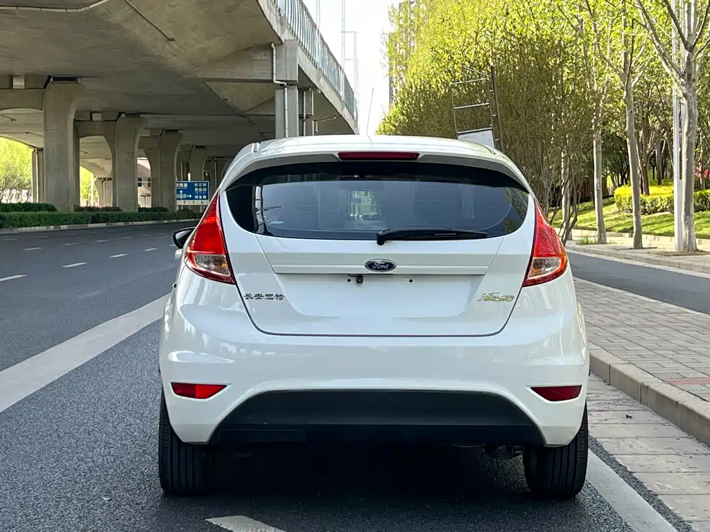 Fiesta Hatchback 1.5 L Auto Fashion