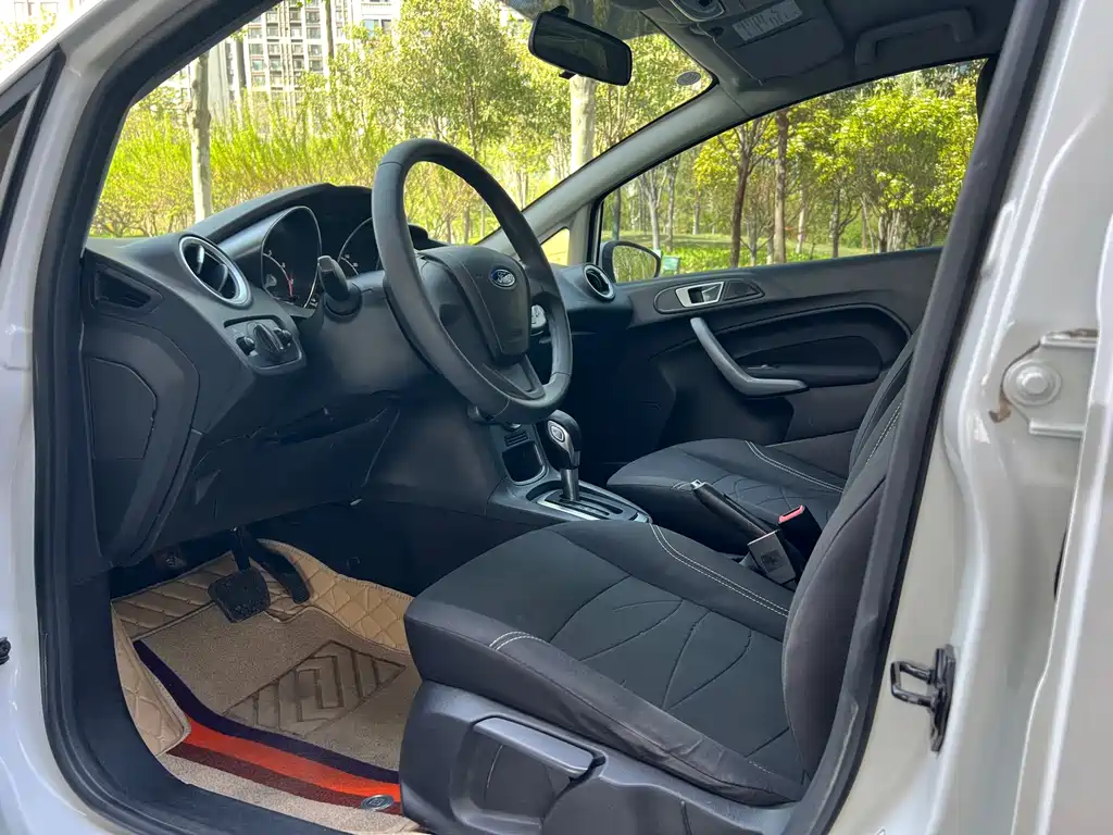 Fiesta Hatchback 1.5 L Auto Fashion
