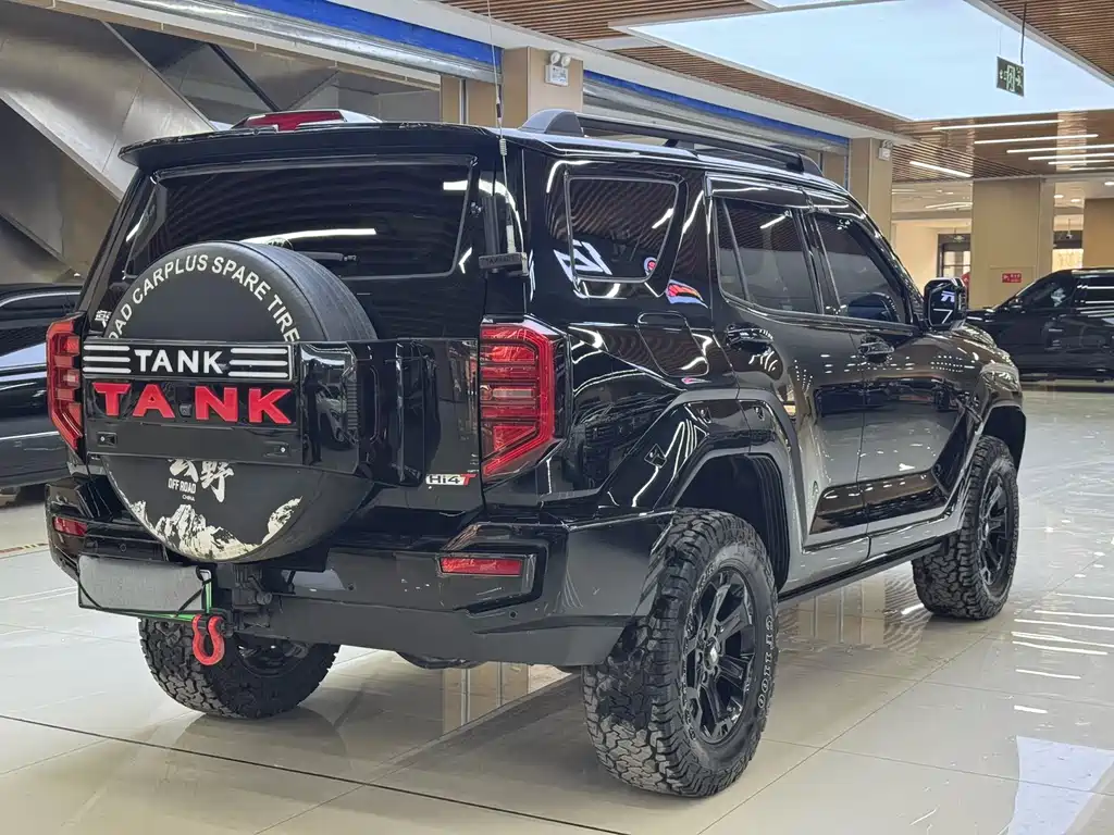 Tank 400 NEV Hi4-T Offroad