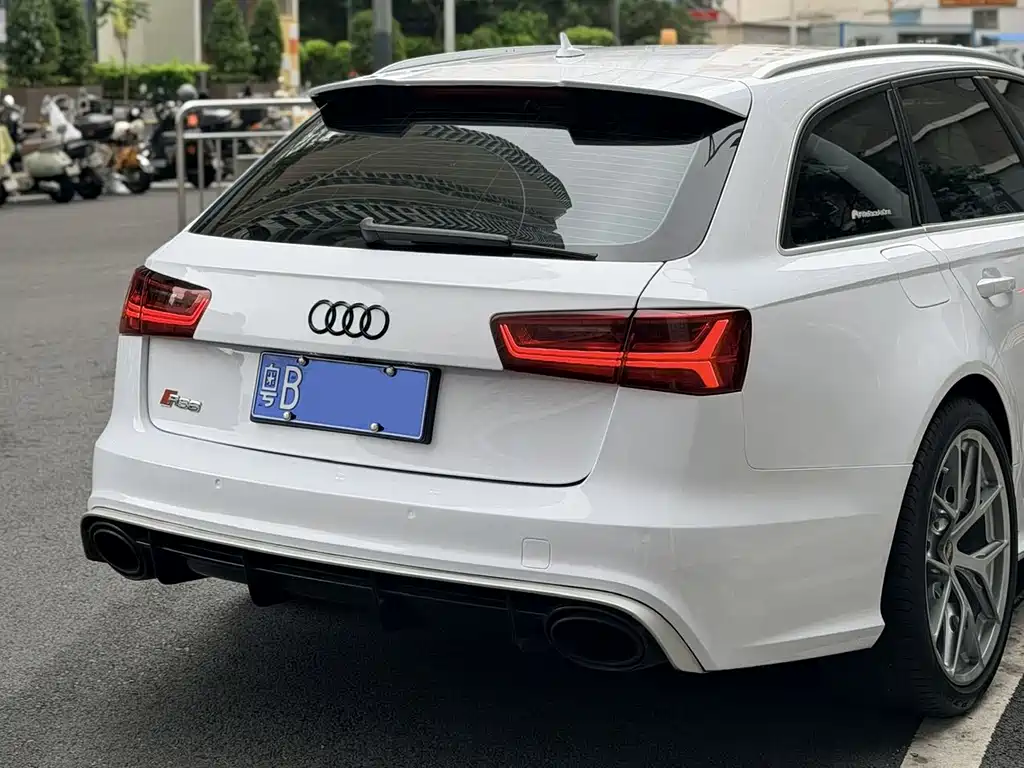 Audi RS 6 RS 6 4.0 T Avant