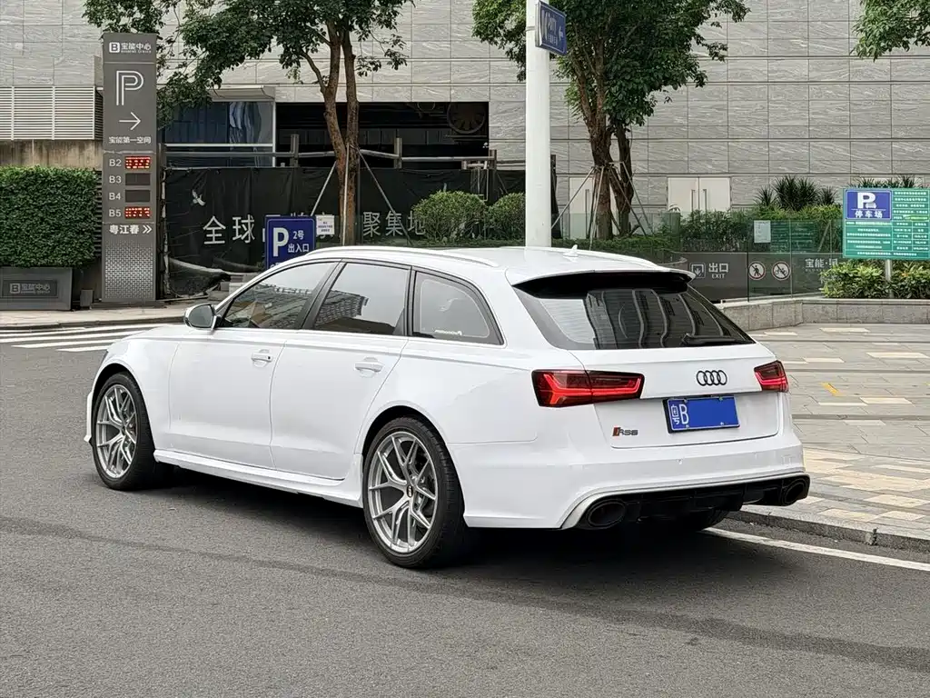Audi RS 6 RS 6 4.0 T Avant