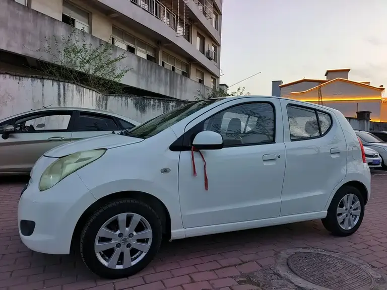 Suzuki Alto 1.0 L Auto Cool