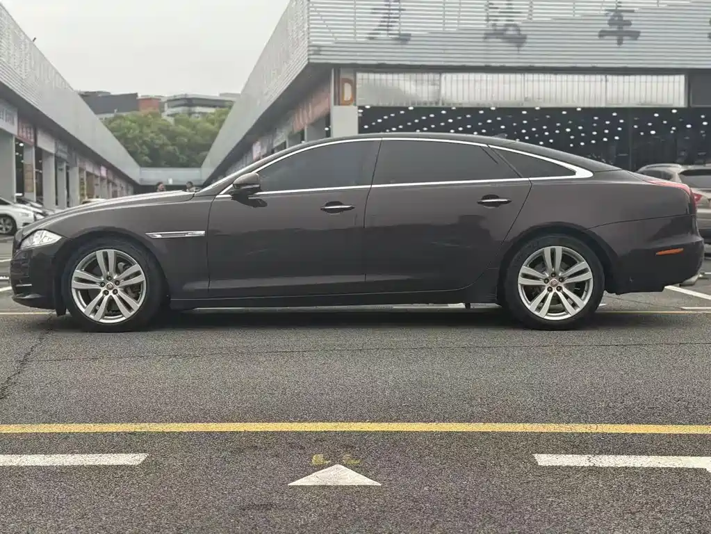 Jaguar XJ XJL 3.0 SC 4 WD Flagship Business