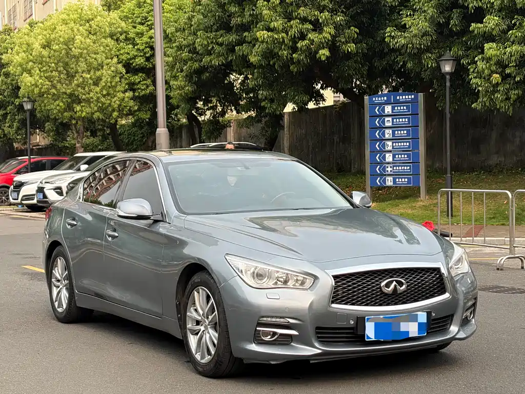 Infiniti Q50 2.0 T Comfort