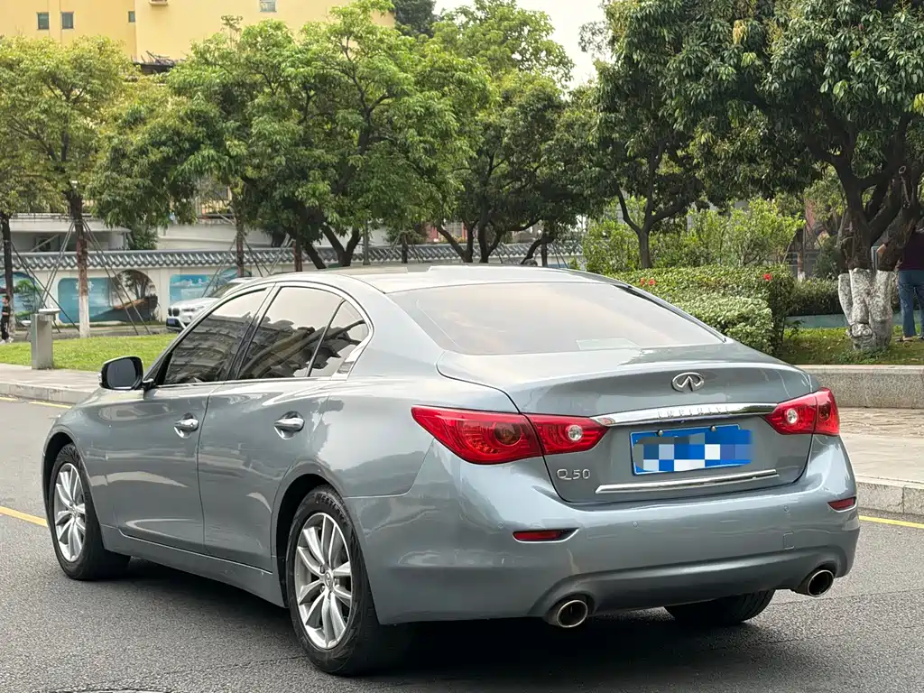 Infiniti Q50 2.0 T Comfort