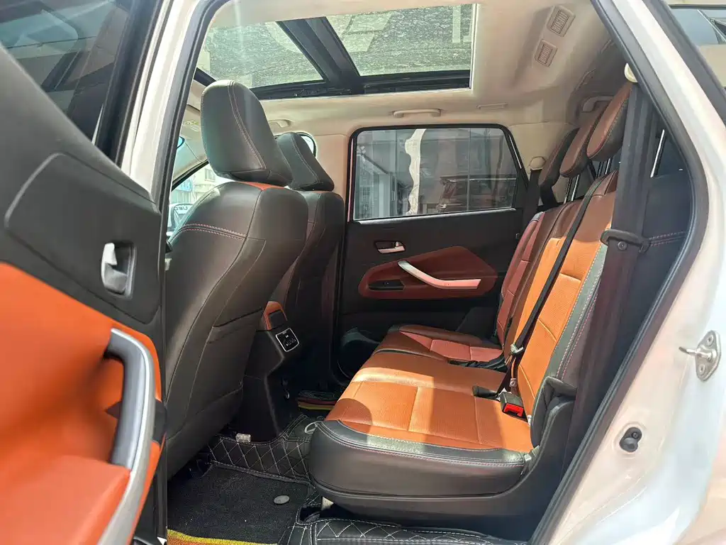 BAIC Huansu S3 S3 L 1.5 L Manual Distinguished