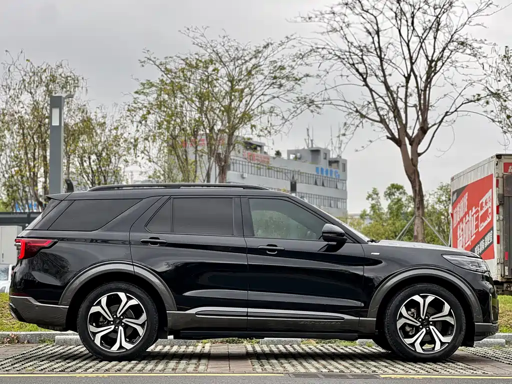 Explorer EcoBoost 285 4 WD ST-LINE 6-seat