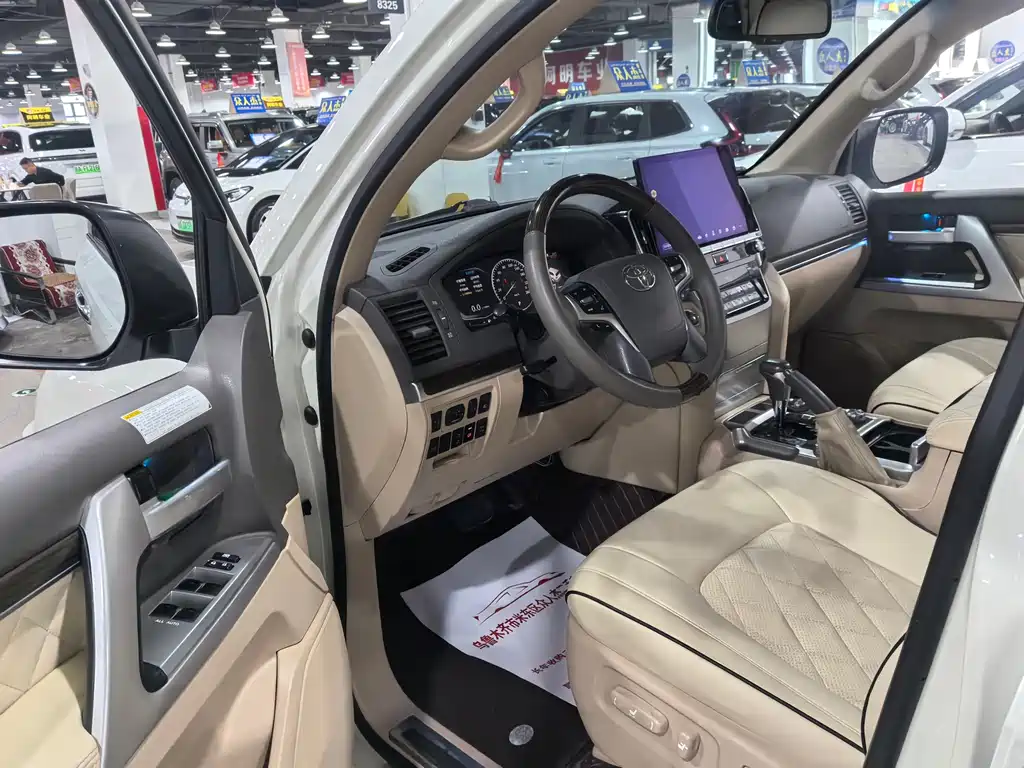 Land Cruiser (Import) 4.6 L V8 Middle East Limited
