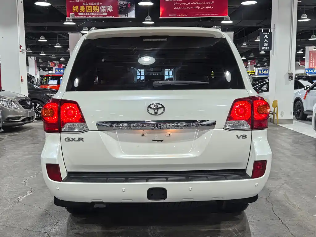 Land Cruiser (Import) 4.6 L V8 Middle East Limited