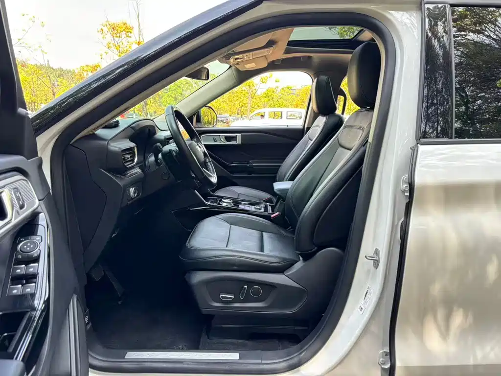 Explorer EcoBoost 285 4 WD Titanium 7-seat