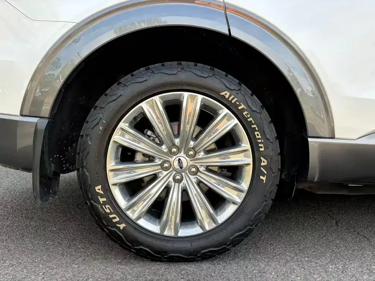 Ford Explorer EcoBoost 285 4 WD Titanium 7-seat
