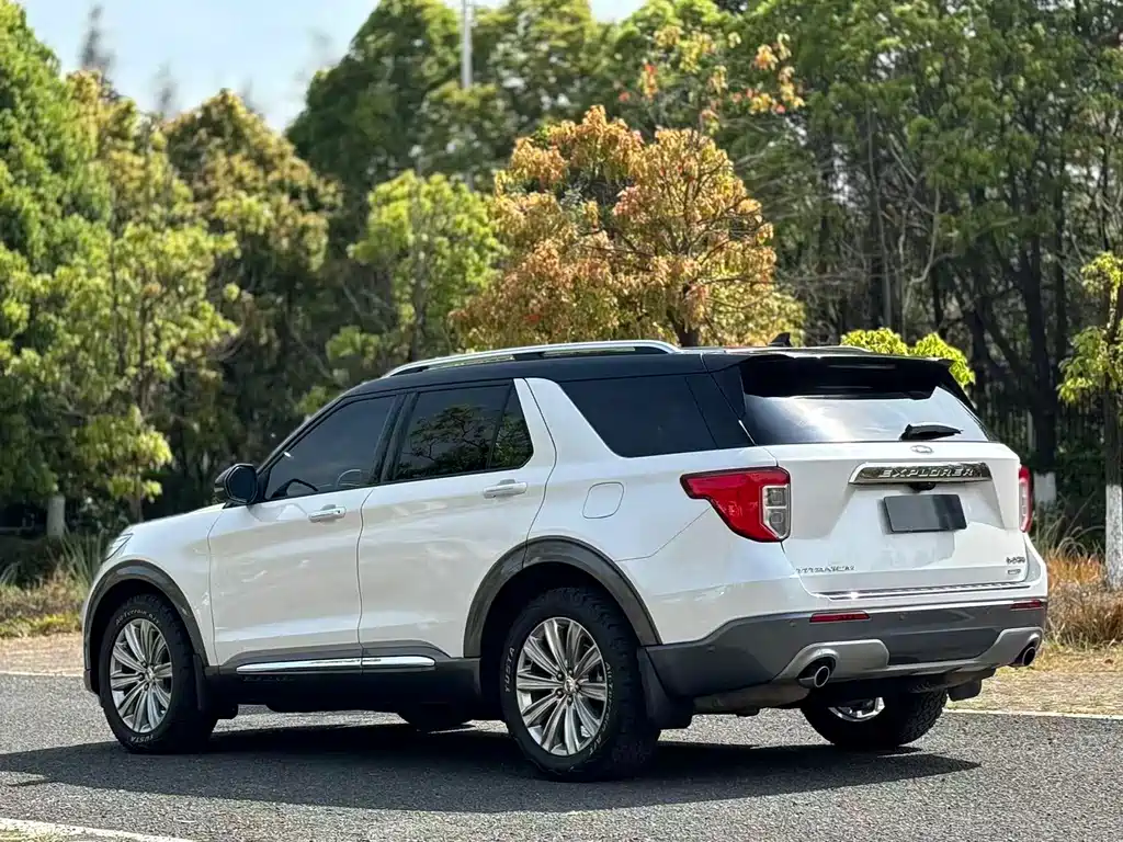 Explorer EcoBoost 285 4 WD Titanium 7-seat