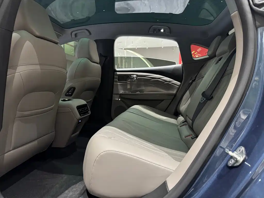 Galaxy Xingyao 8 130 km EM-i Premium