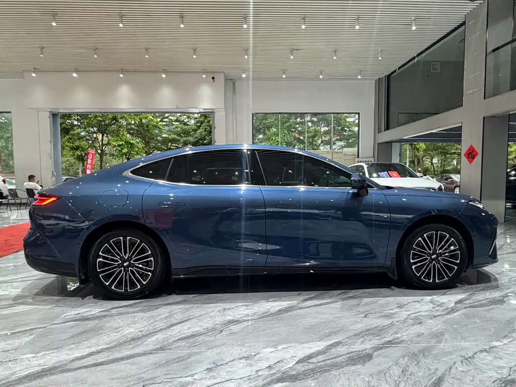 Galaxy Xingyao 8 130 km EM-i Premium