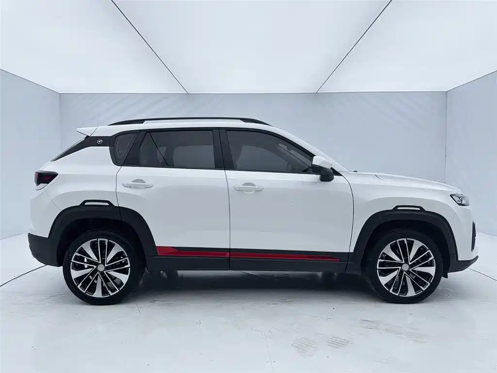 Changan CS35 PLUS Blue Whale NE 1.4 T DCT Distinguished