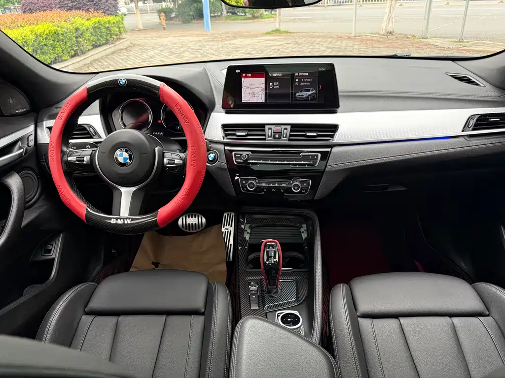 BMW X2 sDrive25 i Premium M Sport Package