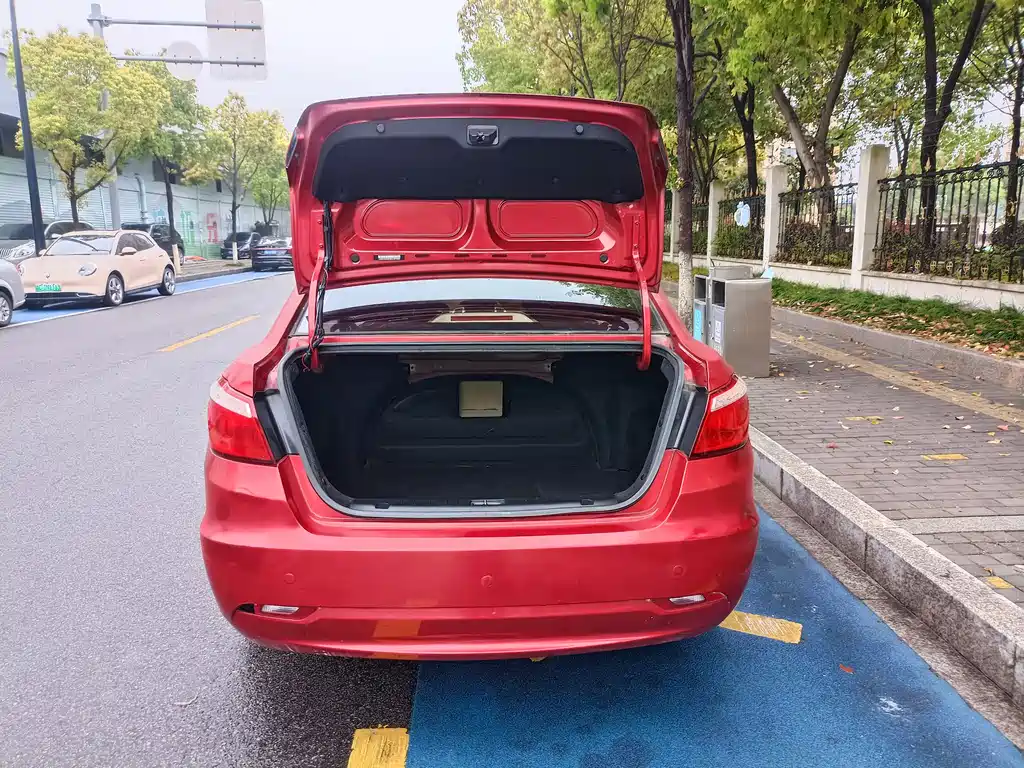 Eado 1.6 L Auto Luxury CN-IV