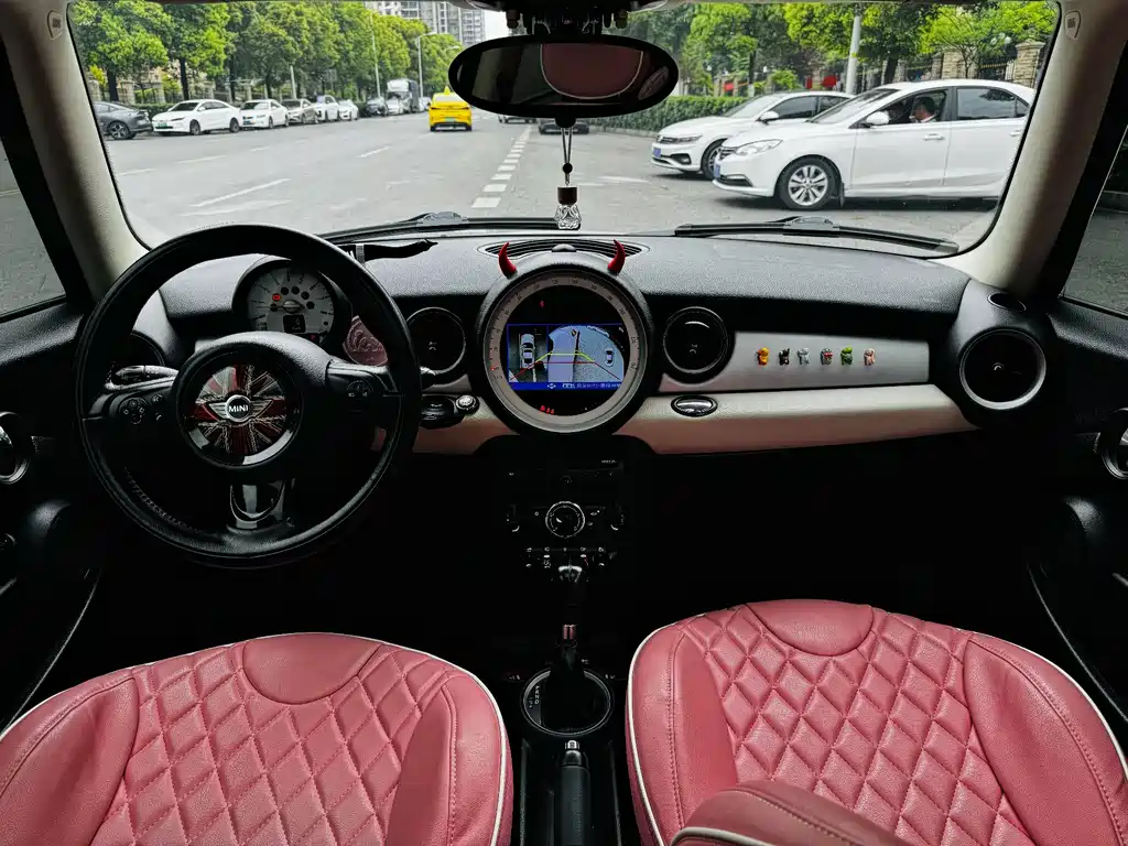 MINI CLUBMAN 1.6 L COOPER Hampton